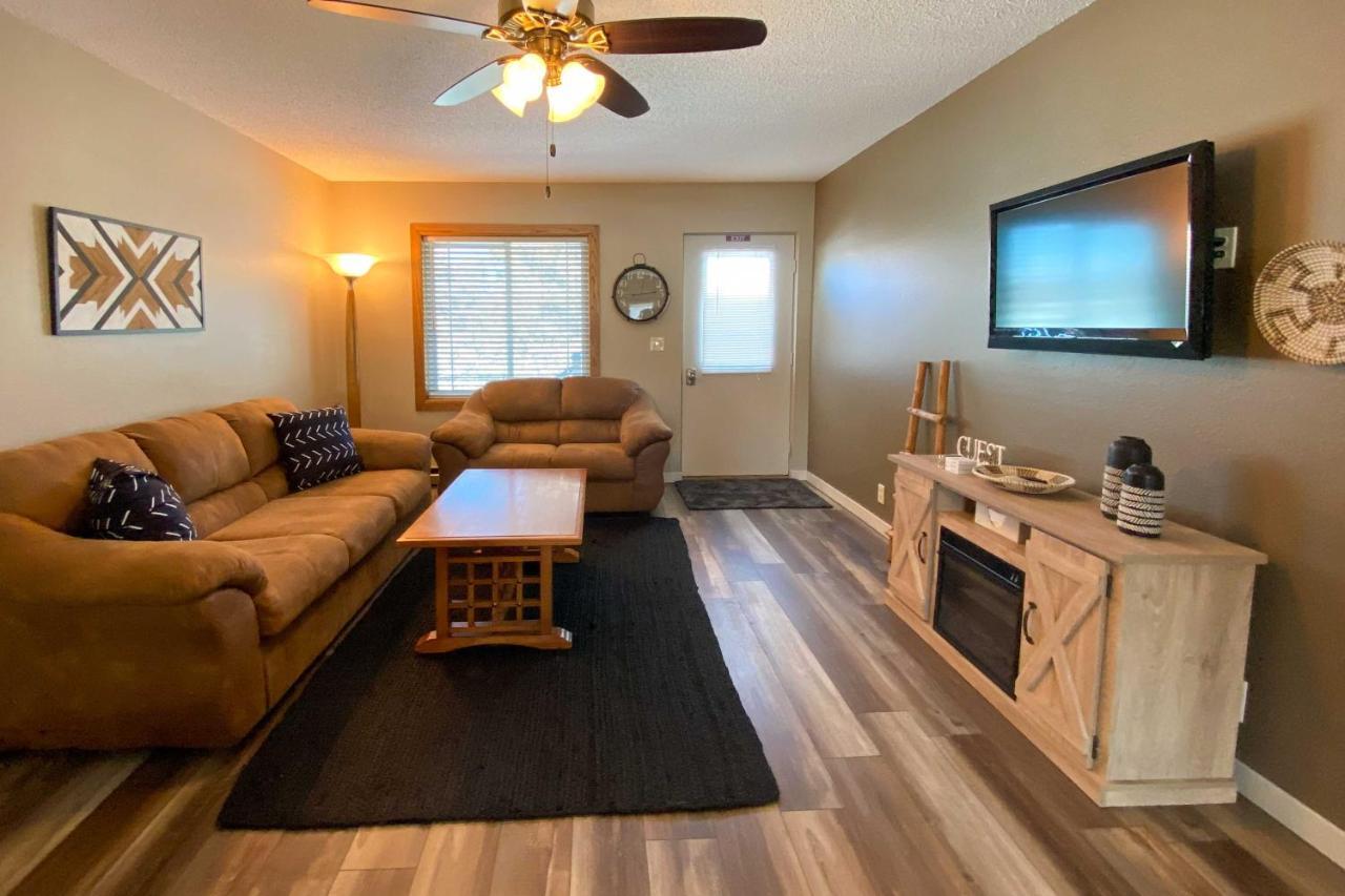 Sacajawea Suite With Deck Near Trails And Sites! Medora Esterno foto